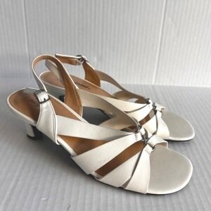 Easy Street White Kitten‎ Heel Sandals Strappy Dress Shoes Women's Size 8 NWOT